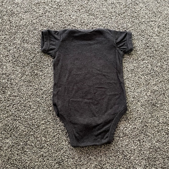 FINAL SALE 8/1/25 Rabbit Skins Scooter Vespa Short Sleeve Onesie, Size 6 Months - Picture 4 of 8